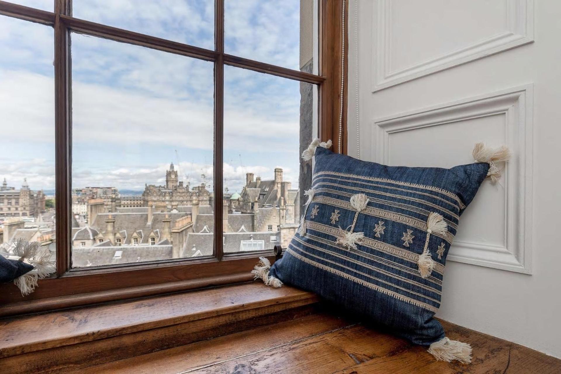 Stunning Panoramic Views: Heart Of The Royal Mile Apartment Edinburgh Exterior photo